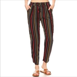 Dolphin Hem Cropped Pants w/ Pockets